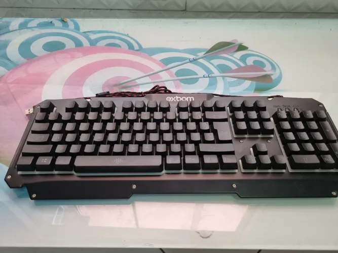 Teclado Gamer Exbom com Design Moderno