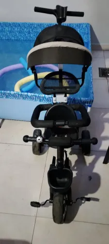 Carrinho infantil triciclo