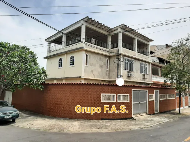 Casa duplex Bairro Araújo, Vista Alegre, RJ