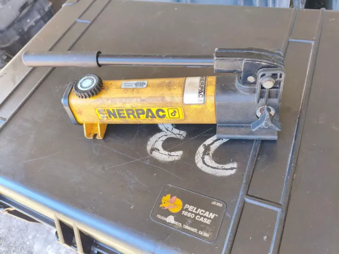 Bomba hidráulica Enerpac P141
