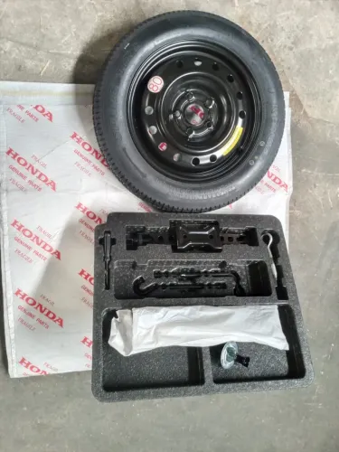 Pneu isopor e macaco Honda Hrv 