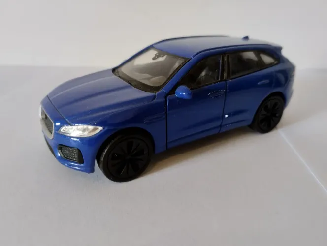 Welly - Miniatura Jaguar F-Pace