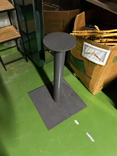 Base De Mesa - Cinza de Metal