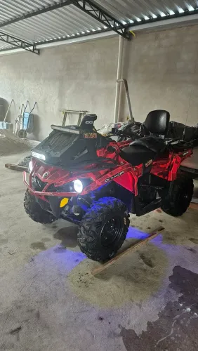 Quadriciclo can am outlander max 570