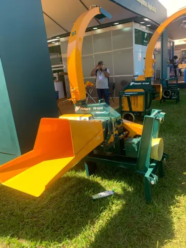 Ensiladeira pinheiro at 90 com base para trator 