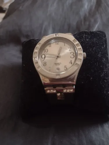 Promoção para retirar hoje lindíssimo relógio suíço feminino Swatch Irony 
