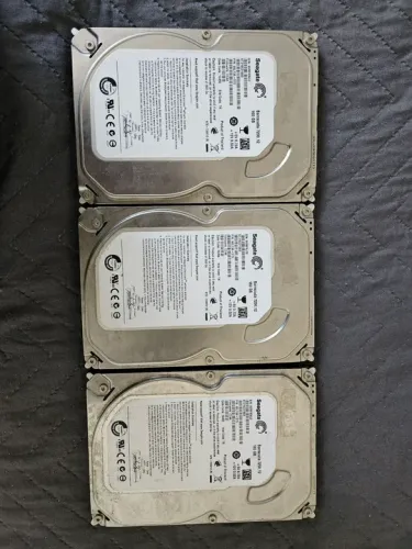 3 HDs Seagate de 160gb