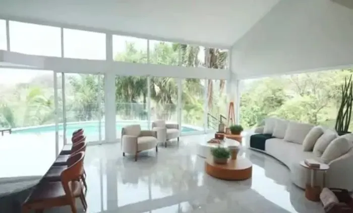 Casa à venda, 625 m² com 4 Suítes, Piscina, 6 Vagas por R$ 12.000.000,00 - Residencial Tam