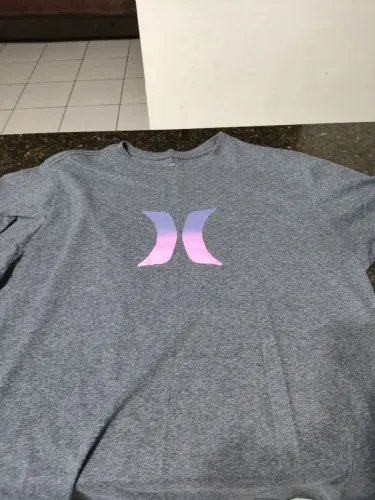 Camiseta Hurley Cinza com Logo Colorido