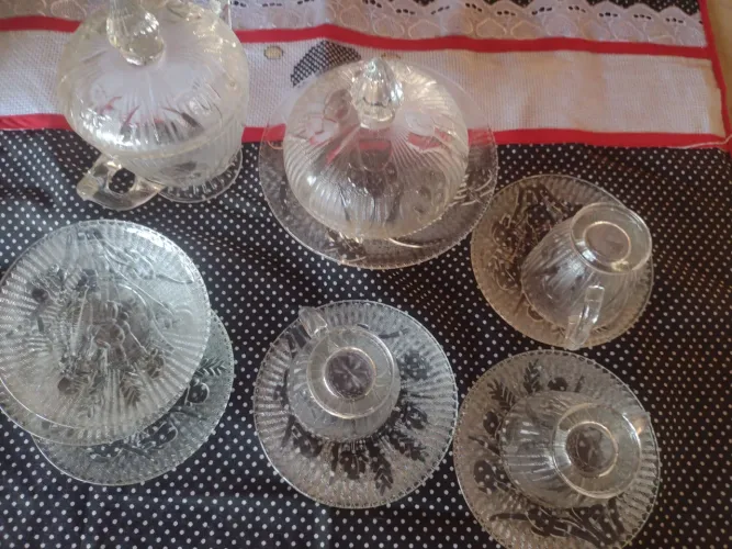 Conjunto de chá em vidro prensado dos anos 70/90 Ideal p/ colecionadores.