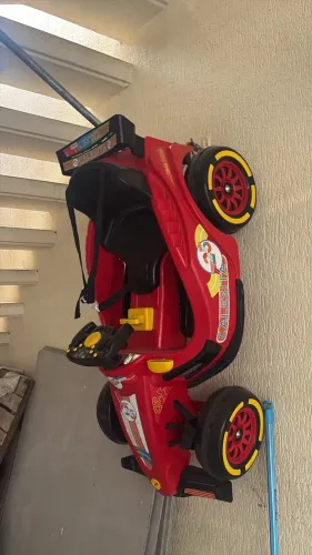 Carrinho Infantil 2 em 1 Carro de Corrida F25 Passeio e Pedal Calesita
