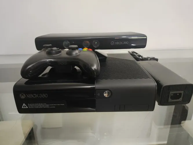 Xbox 360 E Original + Kinect + 4 Jogos Originais | Excelente Estado