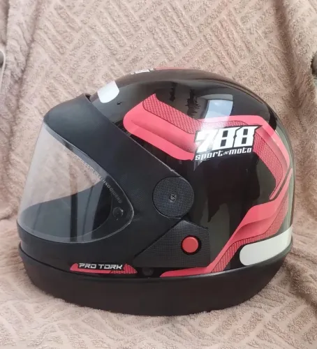 Capacete novo