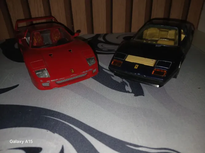 Carrinho Ferrari burago. 1/24