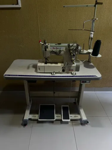 Máquina Galoneira
