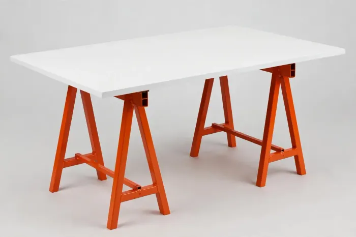 Vendo mesa de corte pequena!