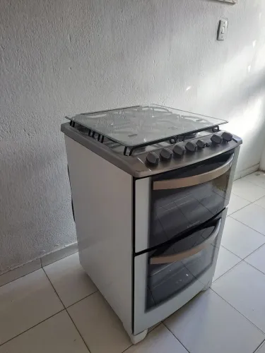 VENDO FOGÃO 4 BOCAS E 2 FORNOS FUNCIONANDO PERFEITAMENTE