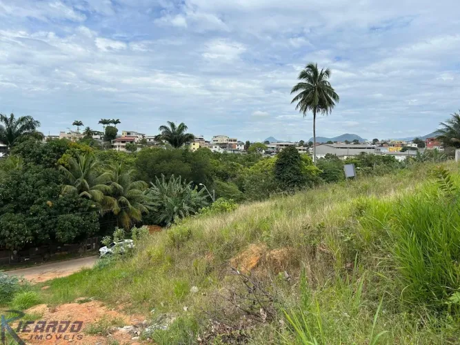 3 terrenos juntos, cada um por R$ 110 mil e 300 m2, sendo um lote de esquina.