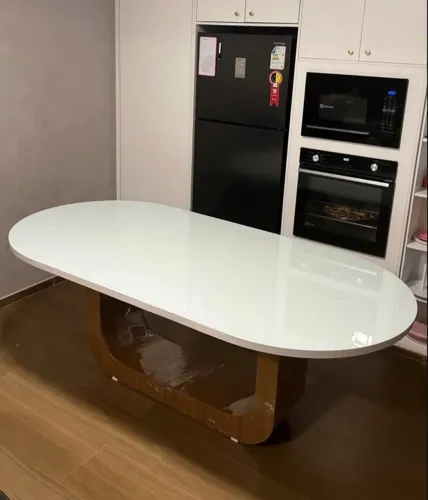 Mesa de Jantar Oval Luxo com Vidro Laqueado