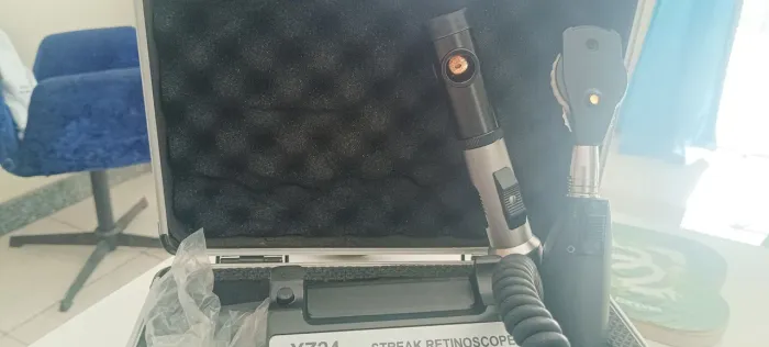 RETINOSCOPIO e OFTALMOSCOPIO