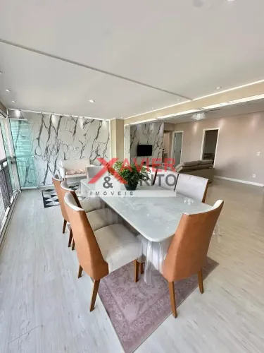 Apartamento de 135m2 à Venda no Tatuapé com 3 Quartos, 2 Suítes, reformado, sacada gourmet