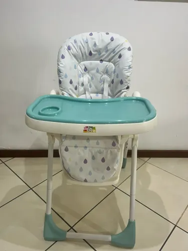 Cadeira de alimentação infantil