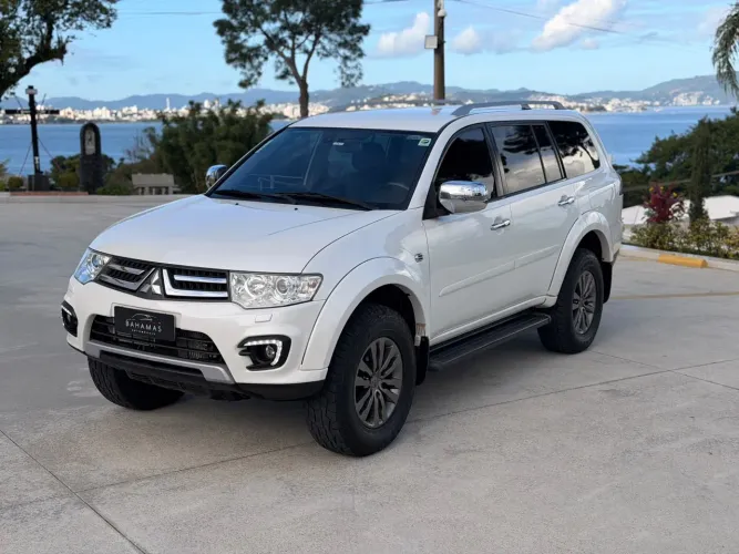 Mitsubishi Pajero HPE-S 3.2 4X4 T.i.diesel 5P Aut. 2017