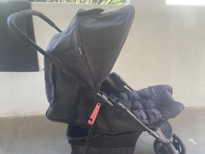 Carrinho de bebê voyage delta