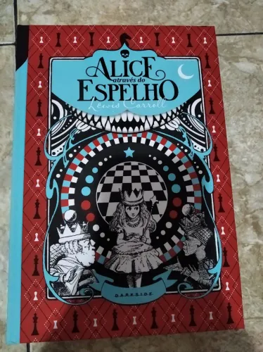 Alice Através do Espelho