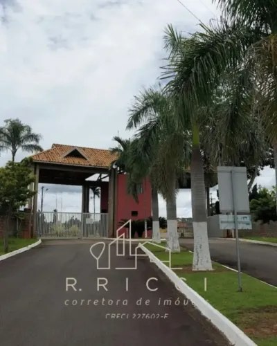 Casa de condomínio para venda tem 450 metros quadrados em Terra das Águas - São Pedro - SP