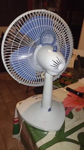 ventilador de mesa vintage da marca Arno modelo Versatile
