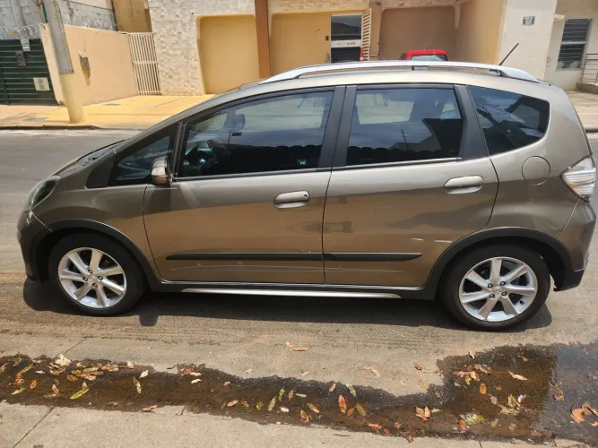 Honda Fit Twist 1.5 Flex 16V 5P Aut. 2013