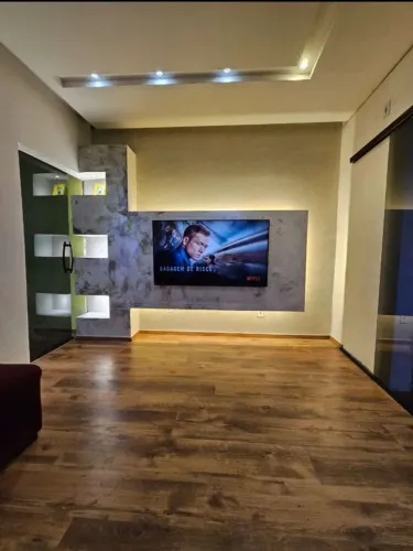 Piso laminado e vinilico