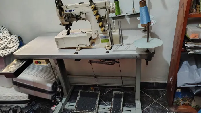 Máquina Galoneira Gemsy 220V