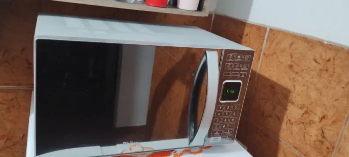 Vendo microondas Philco espelhado 25 litros
