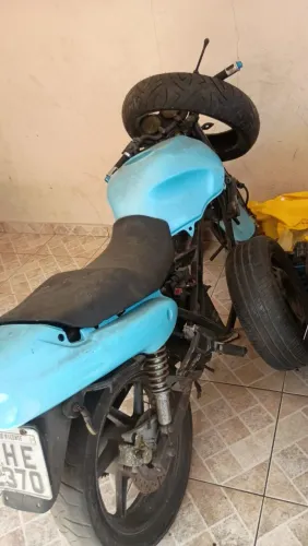 Vende-se CB 500 Ano 2002 obs tem que fazer o motor