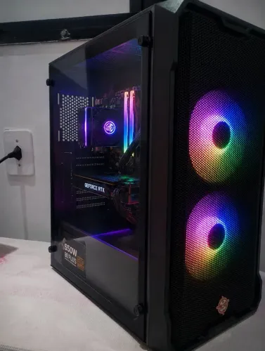 Gabinete gamer RGB