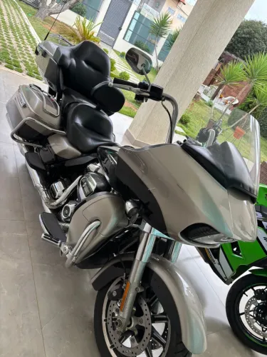 Vendo moto Harley Davidson top de linha