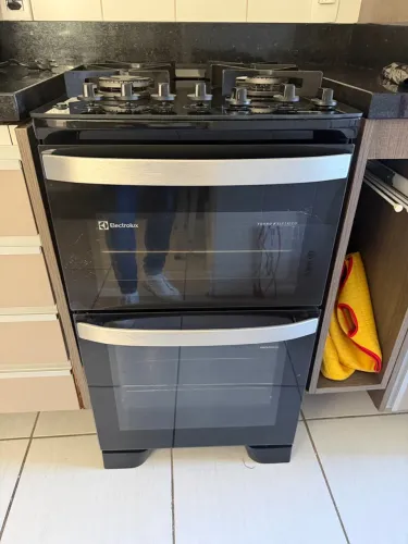 Fogão Electrolux 4 bocas duplo forno
