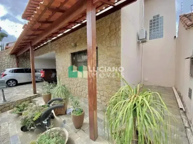 Casa Duplex 4 Quartos com Área Gourmet  Bairro Planalto  220m² | R$ 1.100.000