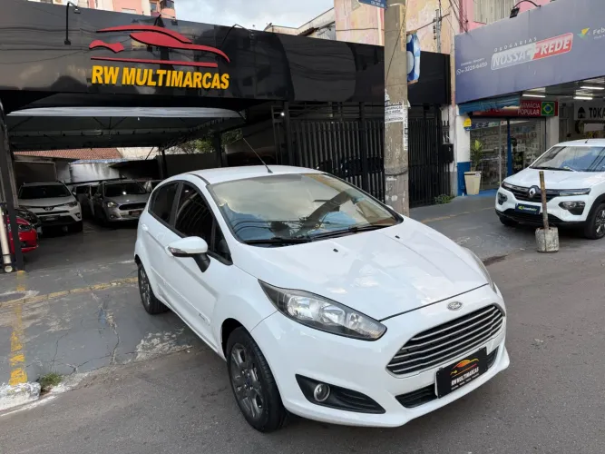 Ford Fiesta 1.6 16V Flex Aut. 5P 2016