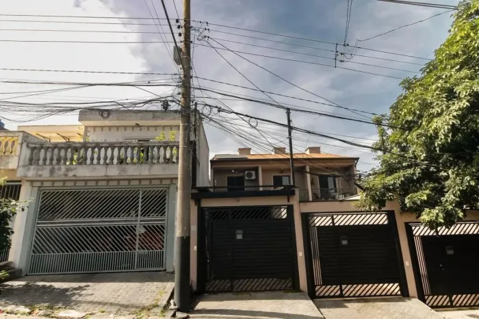 Sobrado Jardim Mitsutani em excelente localização