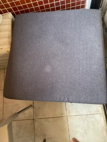 Puf quadrado para sala 