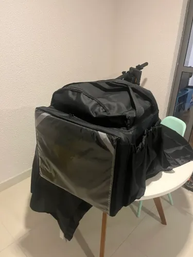 Bag Térmica Delivery 45L Preta com Caixa de Isopor Laminada ? Usada 3x