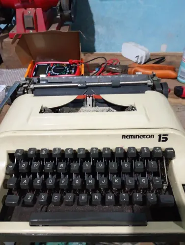 Máquina de escrever Remington 15 muito conservada