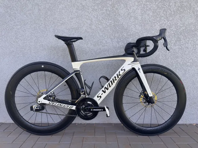 Specialized S-Works Venge Disc 2018 | SRAM Red eTap | Quarq | Roval CLX 64