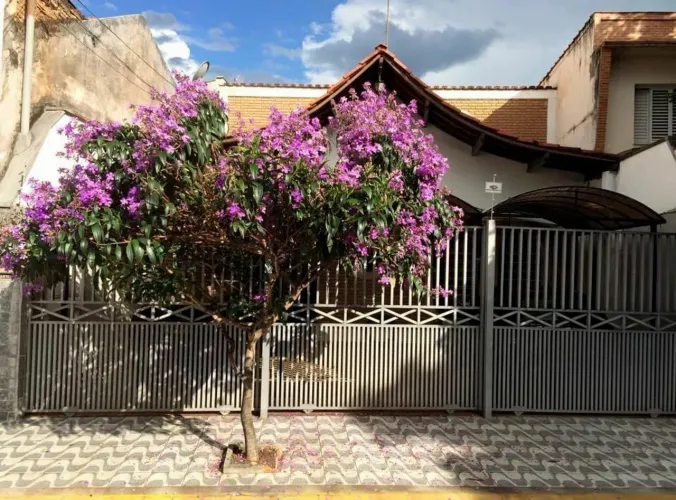 Casa em Rua Quinze de Novembro - Centro - Taubaté/SP