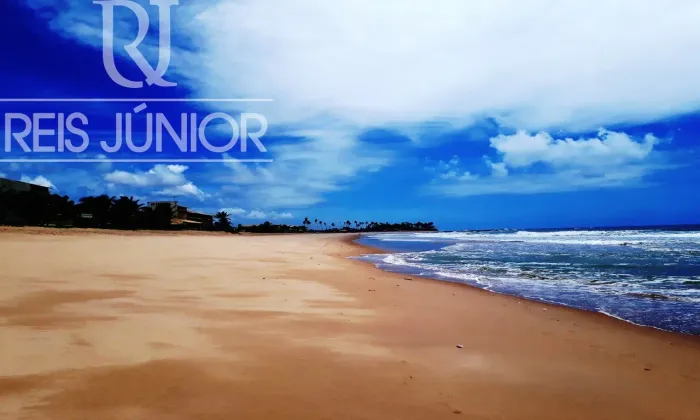 Terreno com 600 m², a 70 m da praia, totalmente plano