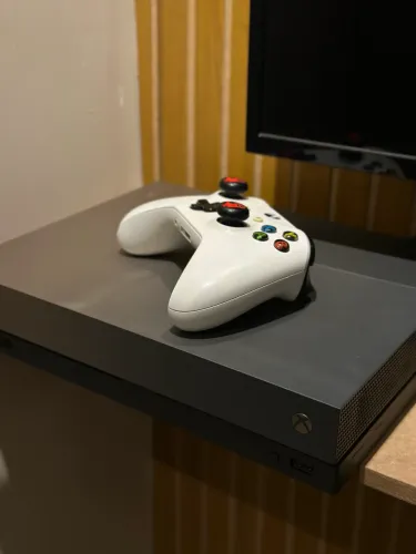 Xbox one X 4k 1Tb