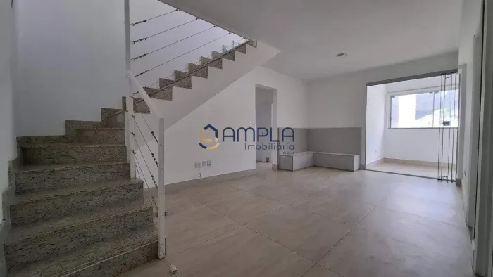 Excelente cobertura de 04 quartos sendo 02 suítes e 02 semi-suítes. para locação, no Burit